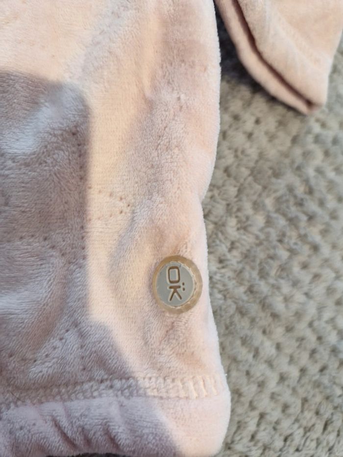 Superbe robe de chambre Okaïbi fille 2 ans rose chaude - photo numéro 2