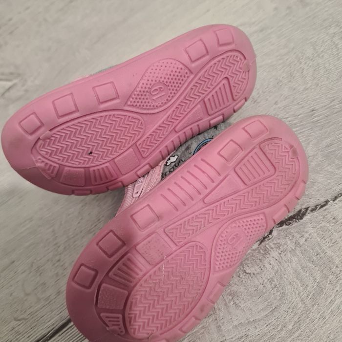 Chaussons bébé fille Neufs taille 19 - photo numéro 4