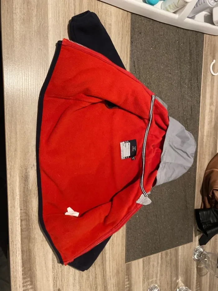 Veste polaire zippé avec capuche 2 ans - photo numéro 2
