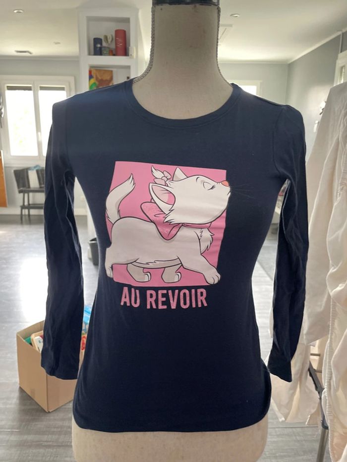 TEE shirt manche longue  taille 12 marque Disney animals Marie
