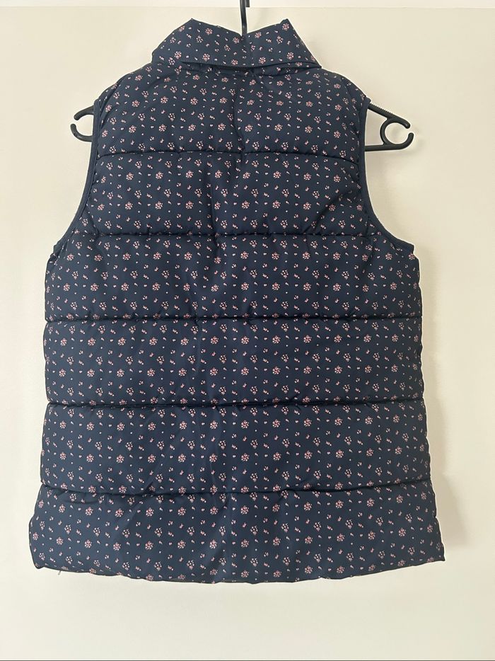 Doudoune sans manches bleu marine à fleurs - photo numéro 2