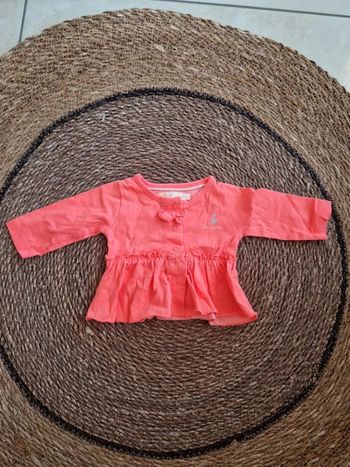 Joli gilet Gémo taille 1 mois