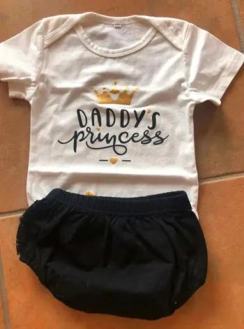 Joli ensemble body et  bloomer  état  neuf