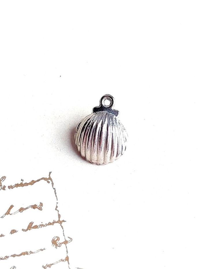 Magnifique pendentif coquillage avec perle blanche - photo numéro 4