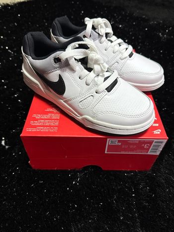 Baskets Nike Full Force LO Eur 35