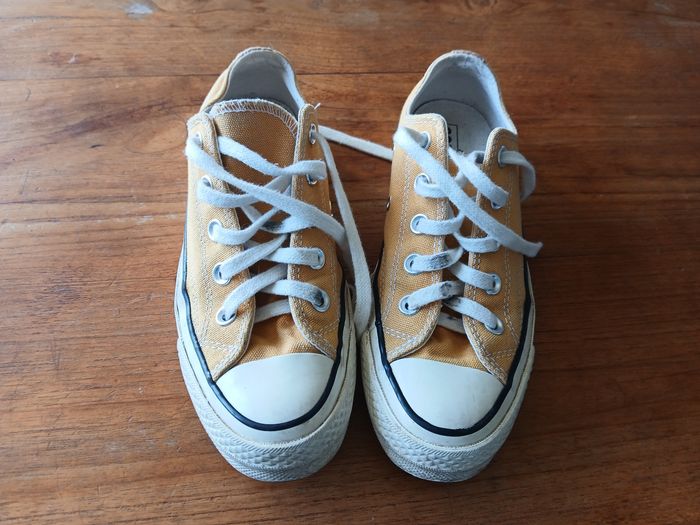 Converses basses jaunes