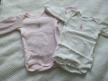 Lot 2 bodies petit bateau 3 mois