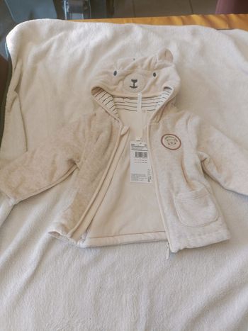 Gilet bébé neuf avec étiquette