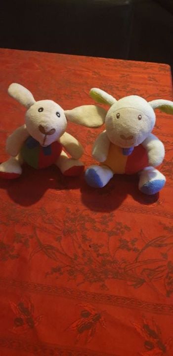 2 Peluches hochets