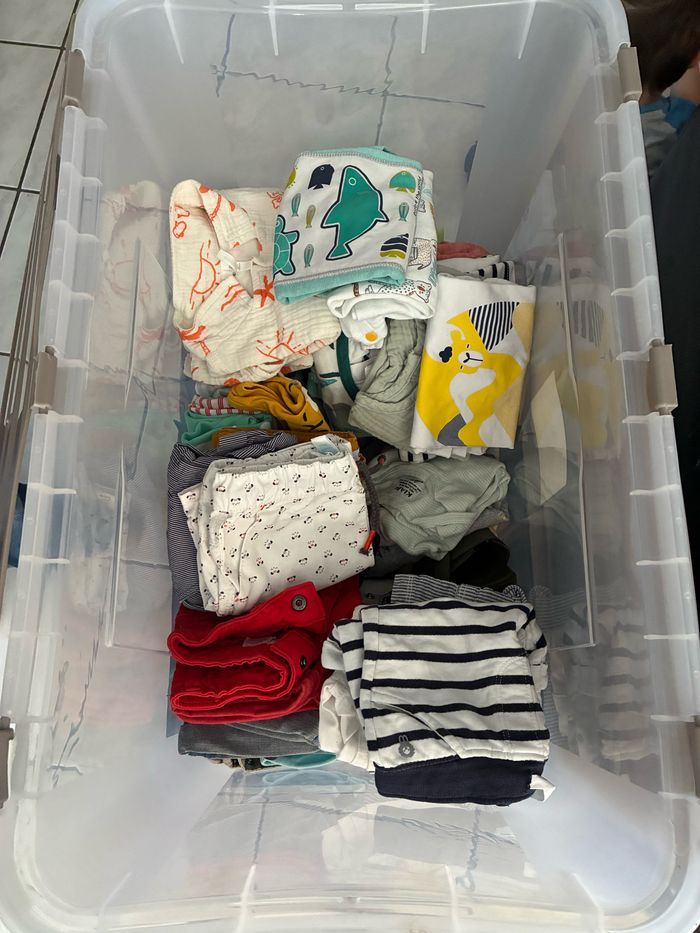 Caisse vêtement 1 à 3 mois - photo numéro 2