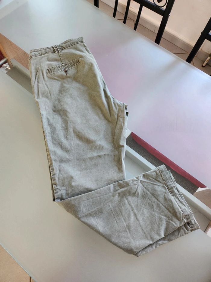 Jean Regular Fit de couleur Kaki de marque Kiabi et de taille 46