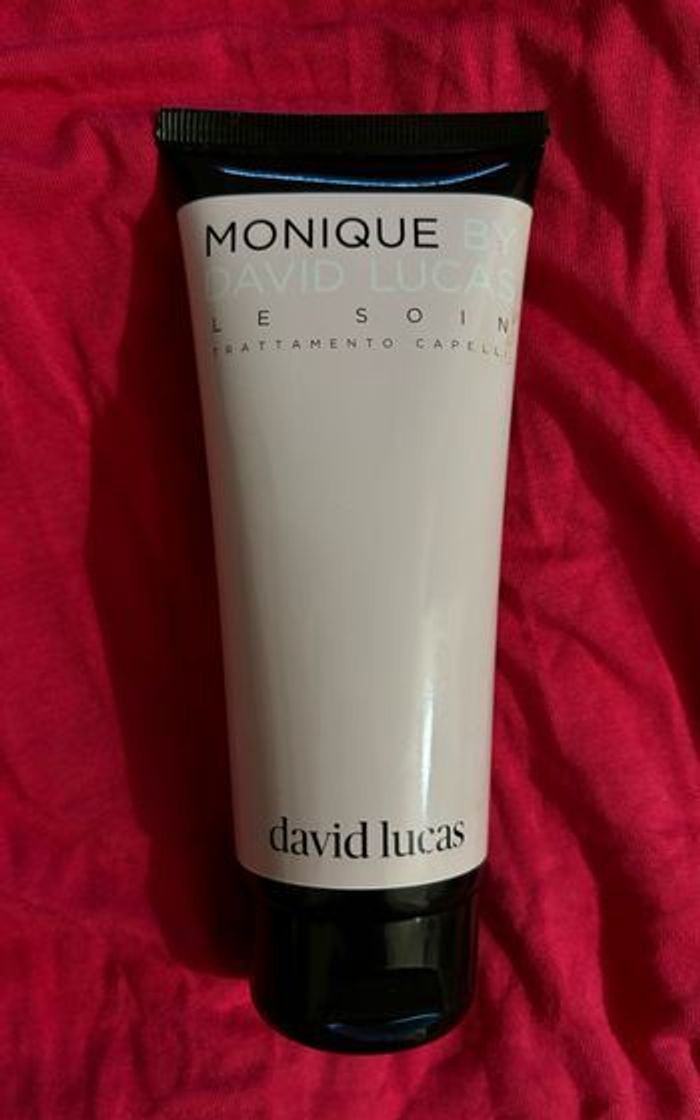 Soin cheveux Monique by David Lucas