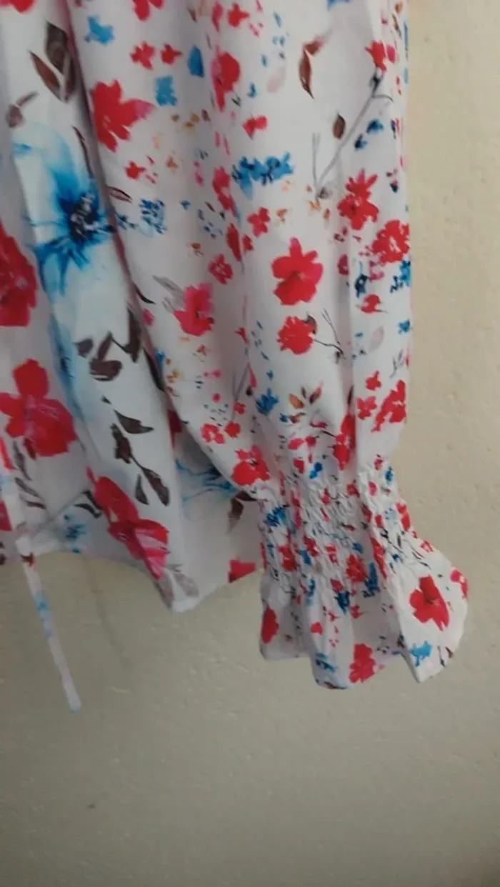 Blouse à fleurs - Shein - taille 52 - photo numéro 2