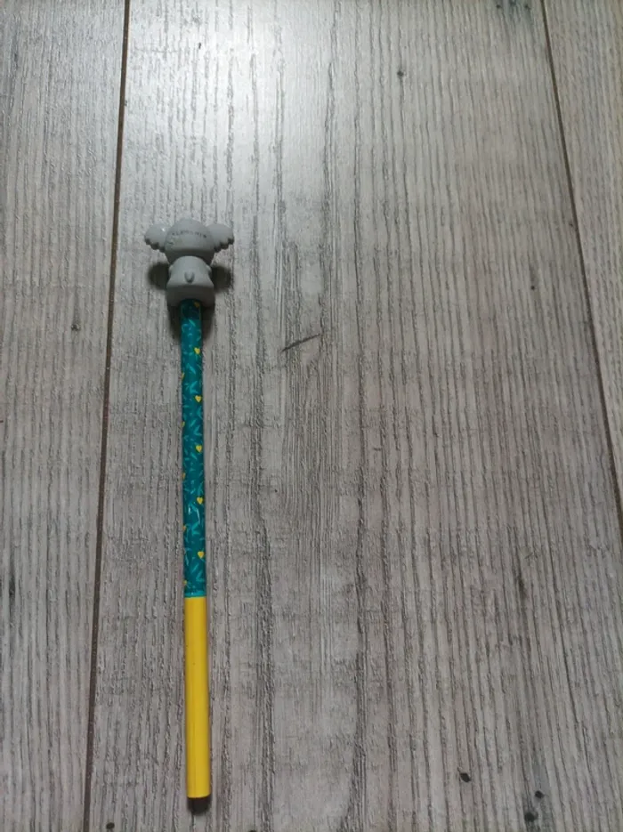 Adorable crayon à papier avec koala accroché neuf - photo numéro 6