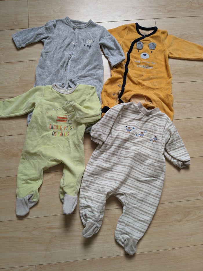 Lot de 4 pyjamas 6 mois
