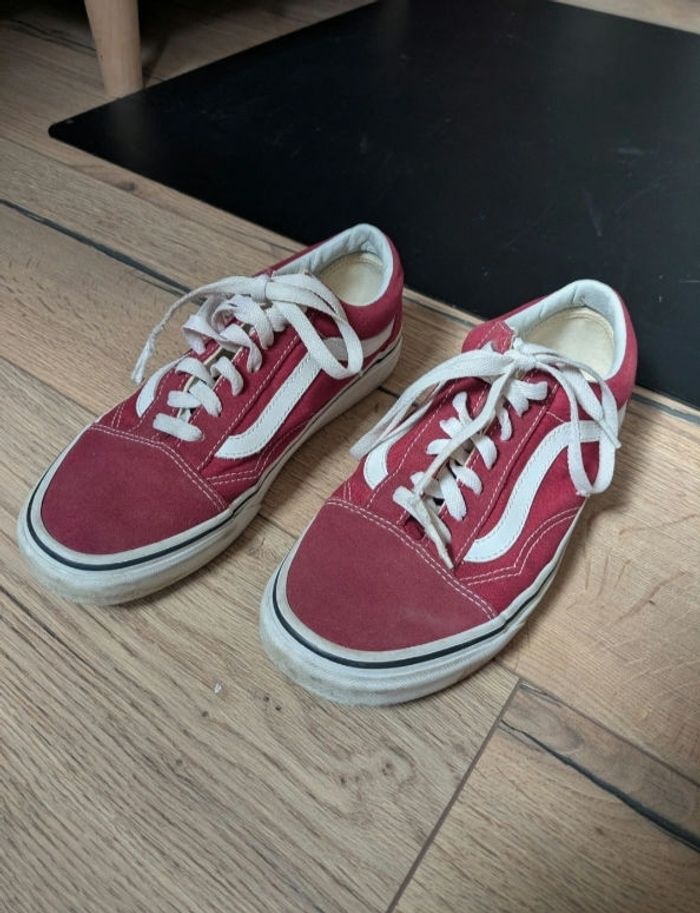 Vans de couleur bordeau - photo numéro 2