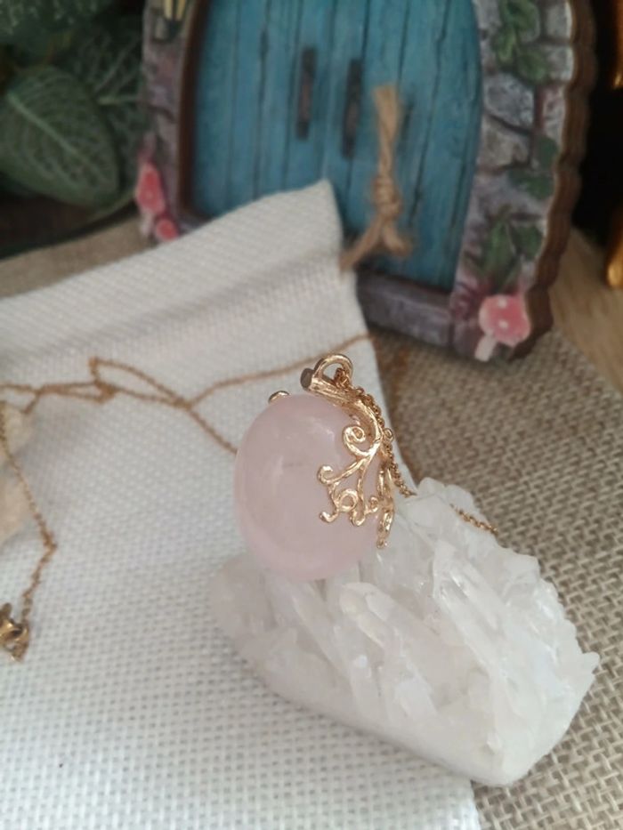 Collier en pierre de quartz rose 🩷. - photo numéro 2