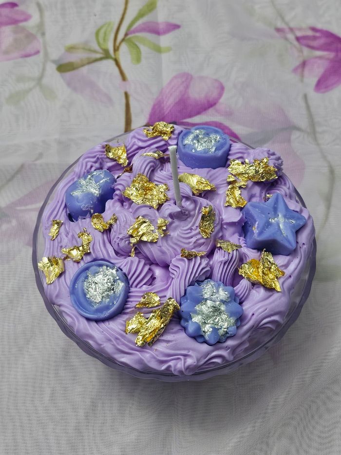Bougie gourmande a la violette