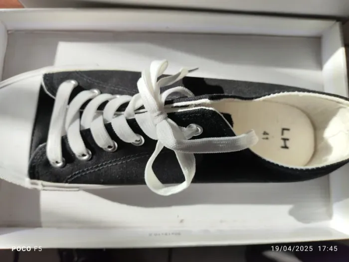 Baskets noir taille 41 neuve - photo numéro 2