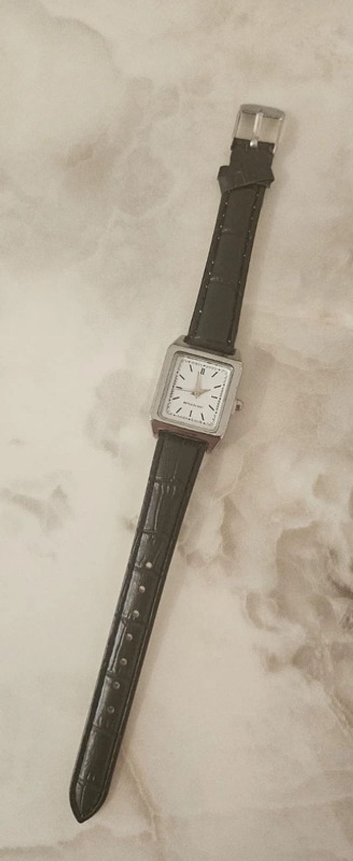 Montre noire - photo numéro 2