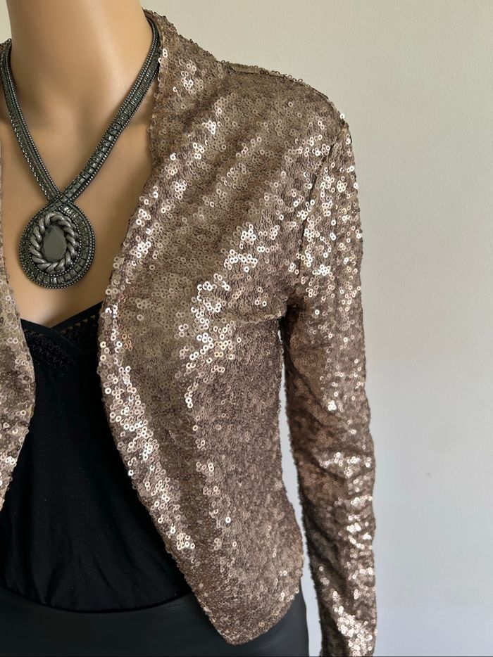 Veste courte dorée en sequins Etam taille française 36 jamais portée - photo numéro 4