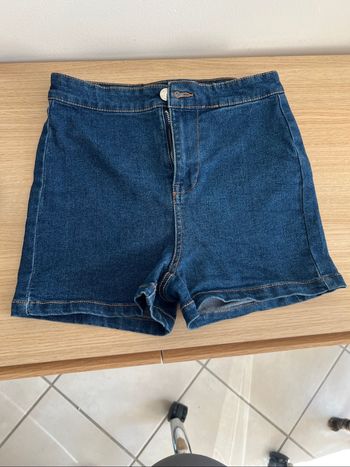 Short en jean bleu