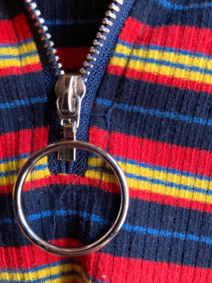 Superbe sweat-shirt pull coton jamais porté, lignes taille M - photo numéro 4