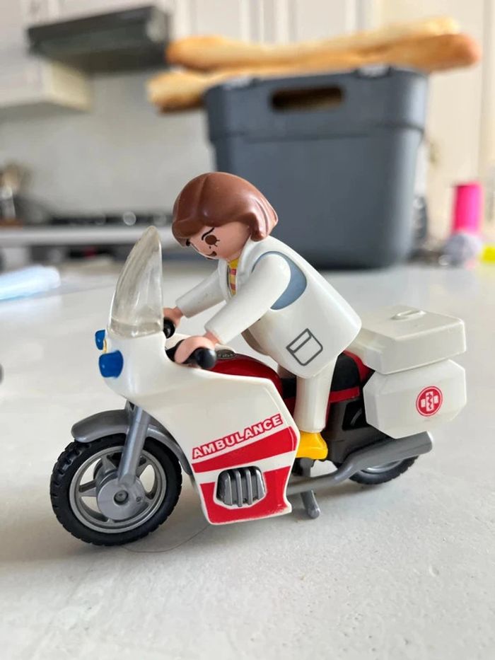Playmobil moto ambulance - photo numéro 5