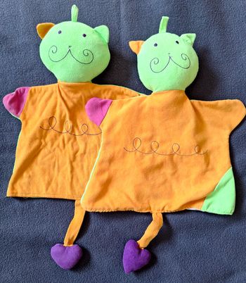 2 GRANDES MARIONNETTES CHATS - BLEDINA