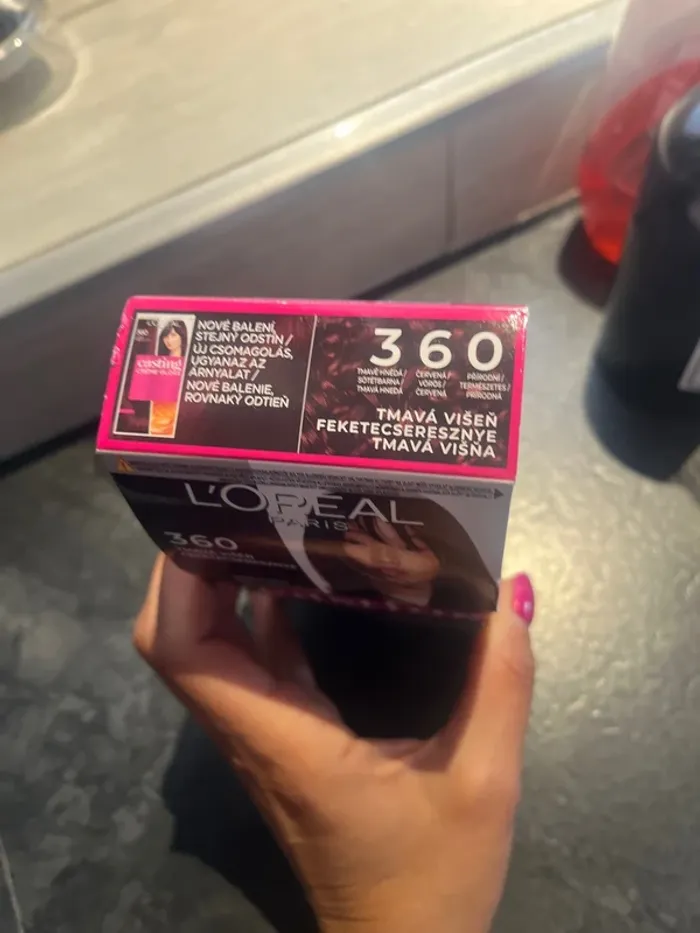 Couleur cheveux tendance Cola Cherry - photo numéro 3
