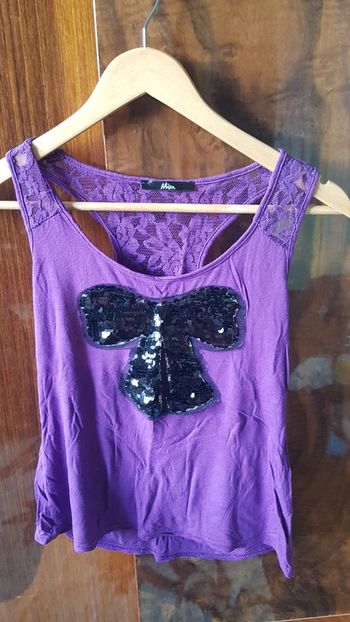 Débardeur violet avec paillettes