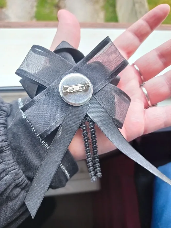 Broche pour femme en forme de fleur - photo numéro 2