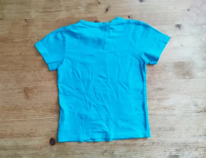 T-shirt garçon turquoise – Taille 8 ans/128 cm – Très bon état - photo numéro 2