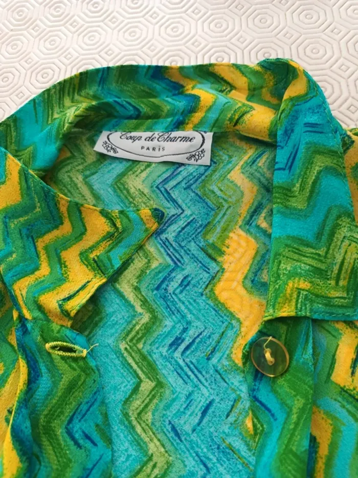 Chemise  marque coup de charme taille 2 à  boutons vert bleu et jaune - photo numéro 4