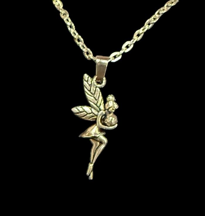Collier avec pendentif fée