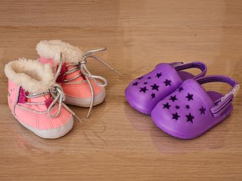 Lot 2 chaussures taille 18