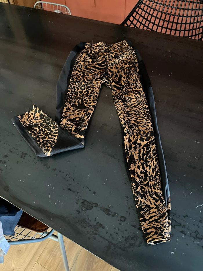 Legging motif crocodile et léopard