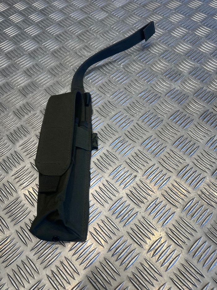 sac etui porte aerosol lacry autre accessoires molle ares neuf