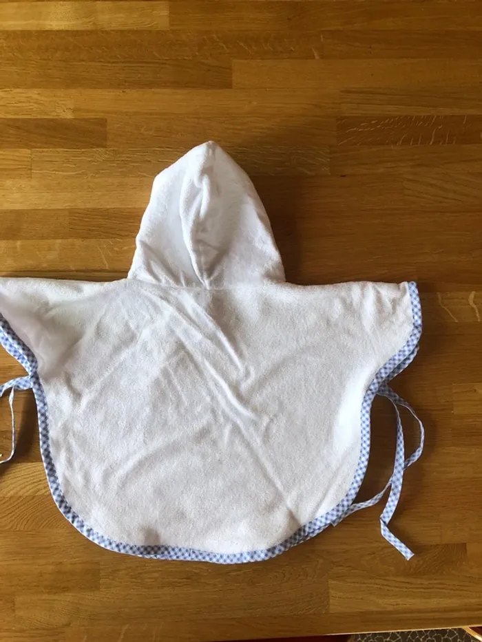 Poncho de bain bébé personnalisé Arthur - photo numéro 3