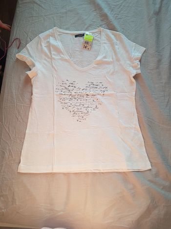 Tee shirt neuf in extenso