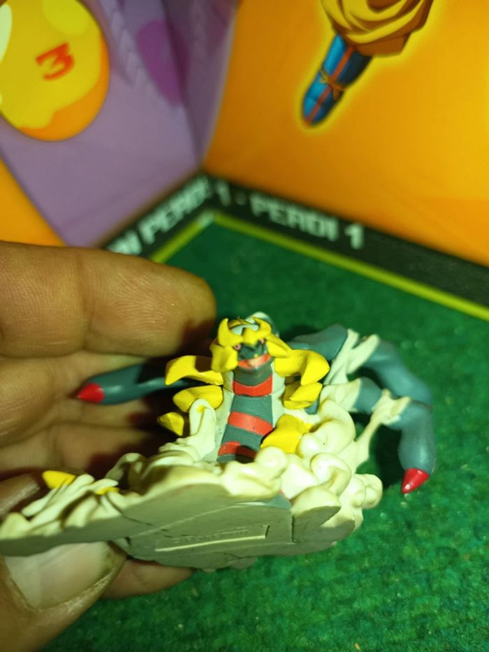 Figurine Pokemon Giratina Origin (édition limitée) - photo numéro 4