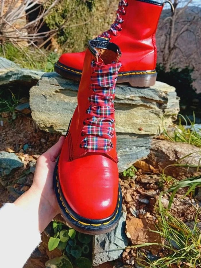Dr. Martens Made in England 🇬🇧 rouge vintage lacets tartan uk3 36 - photo numéro 3