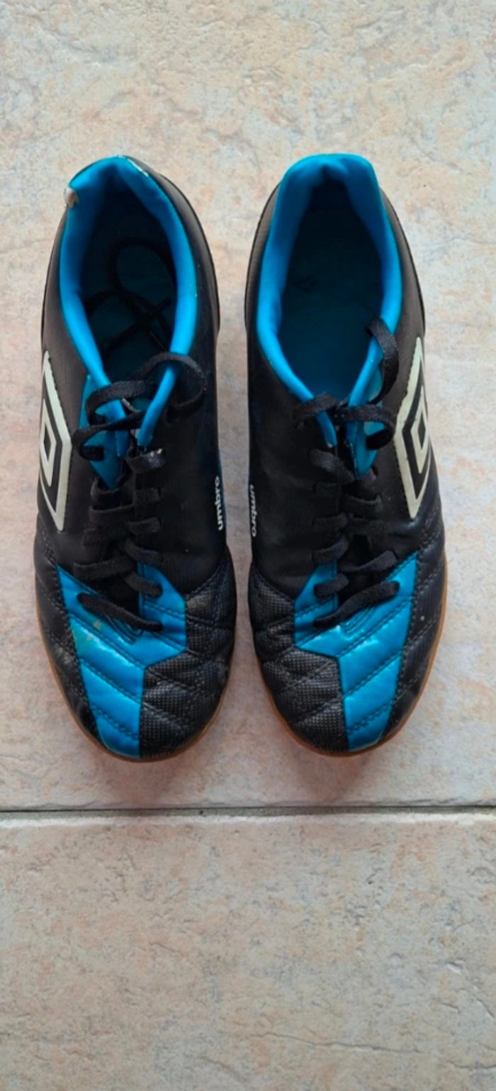Paire de Umbro (futsal) taille 41 homme