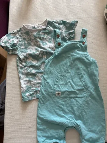 Ensemble salopette tee shirt