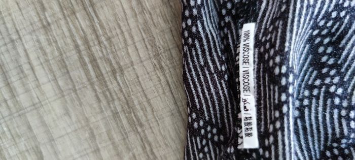 Blouse femme Camaïeu taille L – Noire à motif – Neuve sans étiquette – 100 % viscose - photo numéro 4