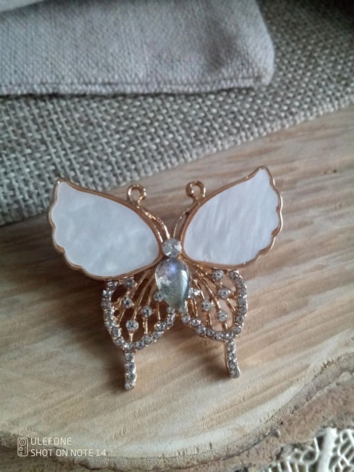 Broche papillon pierre de labradorite