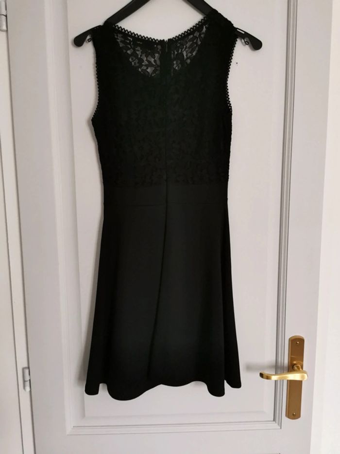 Robe noire dentelle - photo numéro 3
