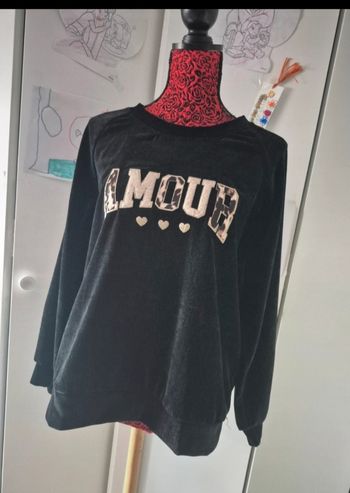 Pull neuf amour