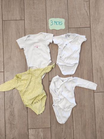 Lot de 4 bodys mixte 3 mois