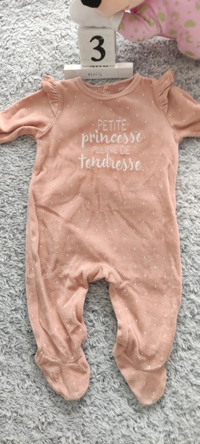 Pyjamas (usées aux pieds,) T:3 mois. - photo numéro 5